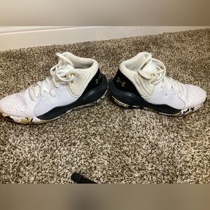 Under Armour Jet 21 Shoes, Youth Size 6